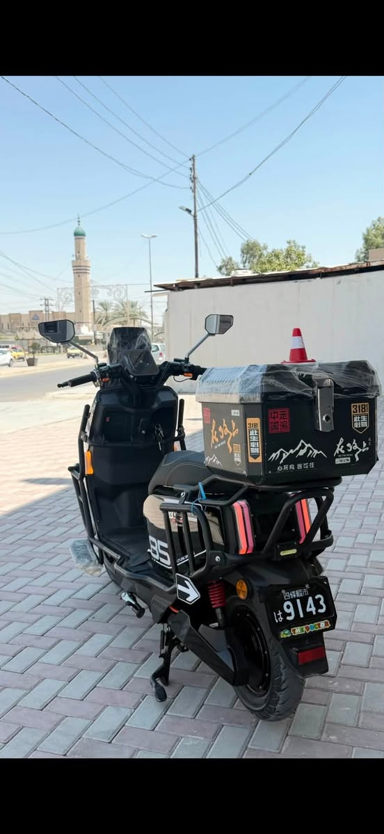 للبيع دراجة شحن الصاعقة موديل 2026 استخدام اقل الشهر  الدراجة حيل ناعمة وكعدتهة مريحة تجي ست بطاريات مسطرة يجي وياهة سويجين وبصمتين تشغيل عن بعد تجي نظام R رجوع للخلف و نظامP ومثبت سرعة ودبل اشارة تجي 4 نمر الدراجة نشطة وسريعة و نضيفة حيل الدراجة تجي وتفحص اليعجبك بيهة يلة تاخذهة
السعر💵:950 
العنوان📍:ابو غريب الزيتون قرب مجمع البدوره
هـ☎️:*********** بي واتساب
