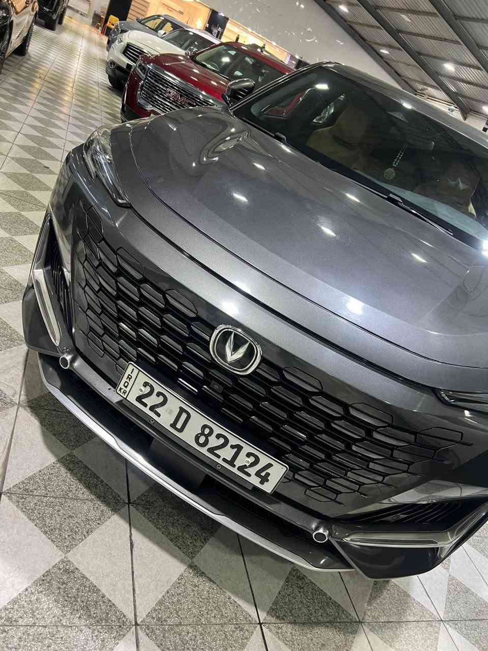 السلام عليكم ورحمه الله وبركاته للبيع
شانجان يوني كي موديل 2023
سيارة مواصفات خليجية محرك 2000تيربو تخم تاير دهن جديد ضمان شركة رقم شمالي شرط تحويل ماشية 57الف كيلو متر حقيقي 
السيارة بيهة بارد باب السائق مرجعهة الضربة بجهاز  مال الباب وبيهة رصعات ماكو لاصبغ ولاتبديل 
سيارة مواصفاتهة معروفة  مكاني بصرة قرب ساحة سعد السعر 175ورقة وبيهة مجال بسيط كلش  للشراي 
هاتف ***********
