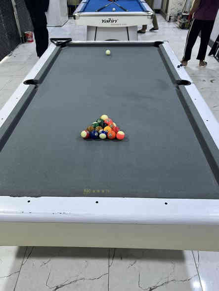 بليارد للبيع   نضافه ٪؜٧٠ تواصل واتساب عنوان بصره ***********
