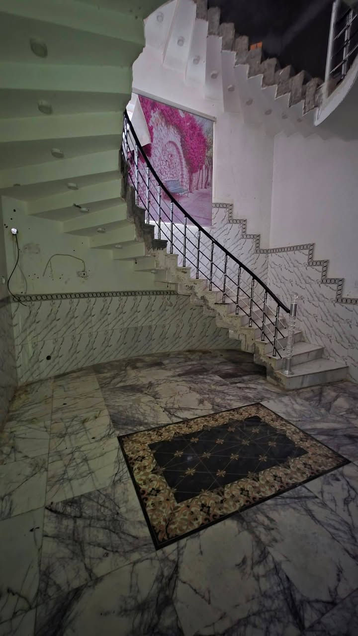 #اسعد_الله_اوقاتكم_بكل_خير ⁉️👋
دار اللايجار 
هاتف ☎️ ***********☎️

العنوان البهادرية نزلت بني سأله 
موقع كلش حلو 

#يحتوي البيت على غرفتين٢ منام كبار 
وديوانية 
ومطبخ وصالة 
وصحيات داخلي وخارجي 

شارع 10م 
جميع الخدمات متوفرة ماء كهرباء مدارس نت تبليط مجاري 
#السعر ((350الف قفل ))
☎️(***********))☎️
