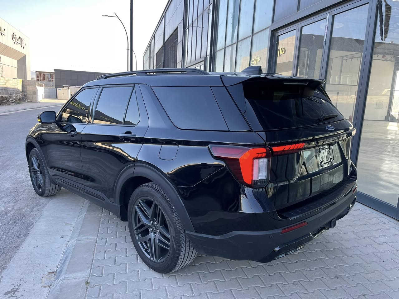 FORD EXPLORER 2025 ST/LINE
فورد 🐍 2025 
ماشي ٢٢٠٠٠ الف 

مواصفات ST/LINE
رادار حساس كاميرا ٣٦٠ درجة 
بصمة شغال 
باب بصمة 
شاشة كبير 
كيج أليكتروني 
كشن كهربائي ⚡️ 
كشن تدفئة 
ستيرن تدفئة 

حادث خفيف 
بجم كبس 
جاملخ و باب ورة فقط تعديل بيها 
جاملخ أمامي تبديل بلادي 
إرباك فقط بردة طاك
 
مكان سليمانية
سعر٣٢٠$ ورقة و مجال 
***********📞

