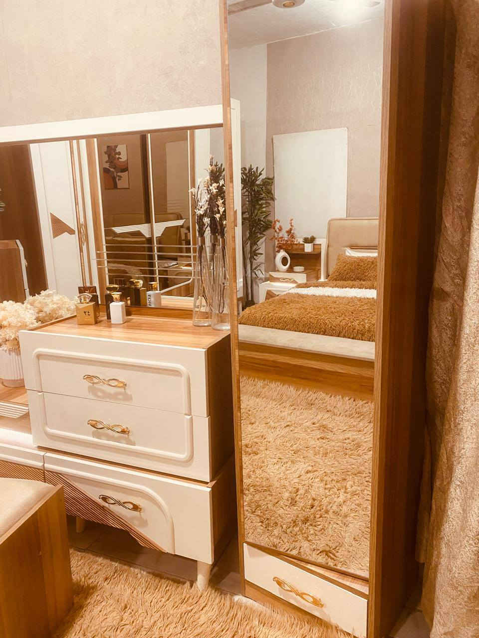 غرفه تركيه 9 قطع نظافه 💯 💯 استخدام 5 اشهر
مستعجله على بيعته *********** واتساب
