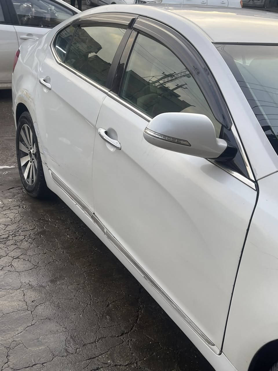 سلام عليكم كيا كدينزا للبيع خليجي بيها كم قطعه صبغ سياره فول عدا البانوراما بصمه موديل 2012 باسمي رقم سليمانيه هزه وبراد وسنويه  جديده لسنه 2030
السعر 100$
لاستفسار 
***********
ابو علي الجمالي
