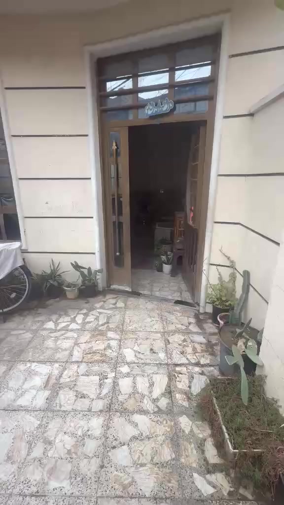 السلام عليكم بيت للبيع 50 متر واقع الحال  55 العنوان بغداد
الدورة شارع 60 خلف اسواق الخير للاستفسار  الاتصال على الرقم الموجود *********** سامي العزاوي بيع مستعجل
