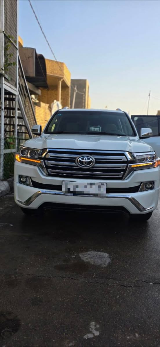 السلام عليكم/ لاندكروز مديل 2010 سياره كلش جديده بمعنى الكلمه تحديث قطع اصلي شرط بدون اي حادث رقم مميز بسمي نكليزه هزه جديده مكاني كوت للاستفسار ***********
