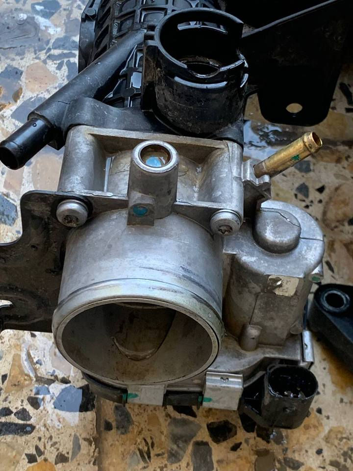 محرك مع كامل تفرعاته حجم المحرك 1600 للأستفار *********** بغداد, العراق
