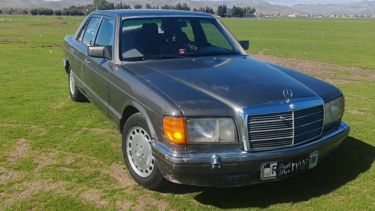 Mercedes Benz 300SE
گێڕ و مەکینە بەطەی ٣ هەزار 
موس و بڕاوە ماڵی مەدەنی و بە شەرت کتابێکی لەگەڵە بەس من بە علوج ئەیفرۆشم 
کارەبایی و ناو گێچی هەمووی مەزبووت ئیش ئەکات چوار جام کارەبا 
ماشەڵا سەیارەکە چرکەی تیا نییە توند و تۆڵە و مەسرەفی نییە 
نرخی (28) معامەلەیە برایانە 
سەیدسادق 
ژ.م 
0750 148 3613
