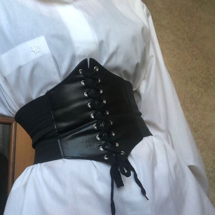 ✨ مشد حليمه الأصلي ✨
إذا تريدين قوام مشدود ومتناسق بثواني 💃🔥

يشد البطن والخصر ويرتب منطقة الظهر بطريقة مريحة بدون ما يضايقك 👌
قماش مرن وعملي تلبسيه تحت أي لبس ويعطيك شكل أنحف وأنعم فوراً ✨
مناسب للاستخدام اليومي وثابت طول اليوم بدون ما يلف أو ينزلق 💕

إطلالة مرتبة، ثقة أعلى، وجسم منحوت بأبسط طريقة 💖
القياسات XL 

#توصيل_كافة_المحافظات


**إذا كنت صاحب هذا الإعلان وتريد حذفه لأي سبب، رجاءا أرسل رسالة إلى الدعم الفني**