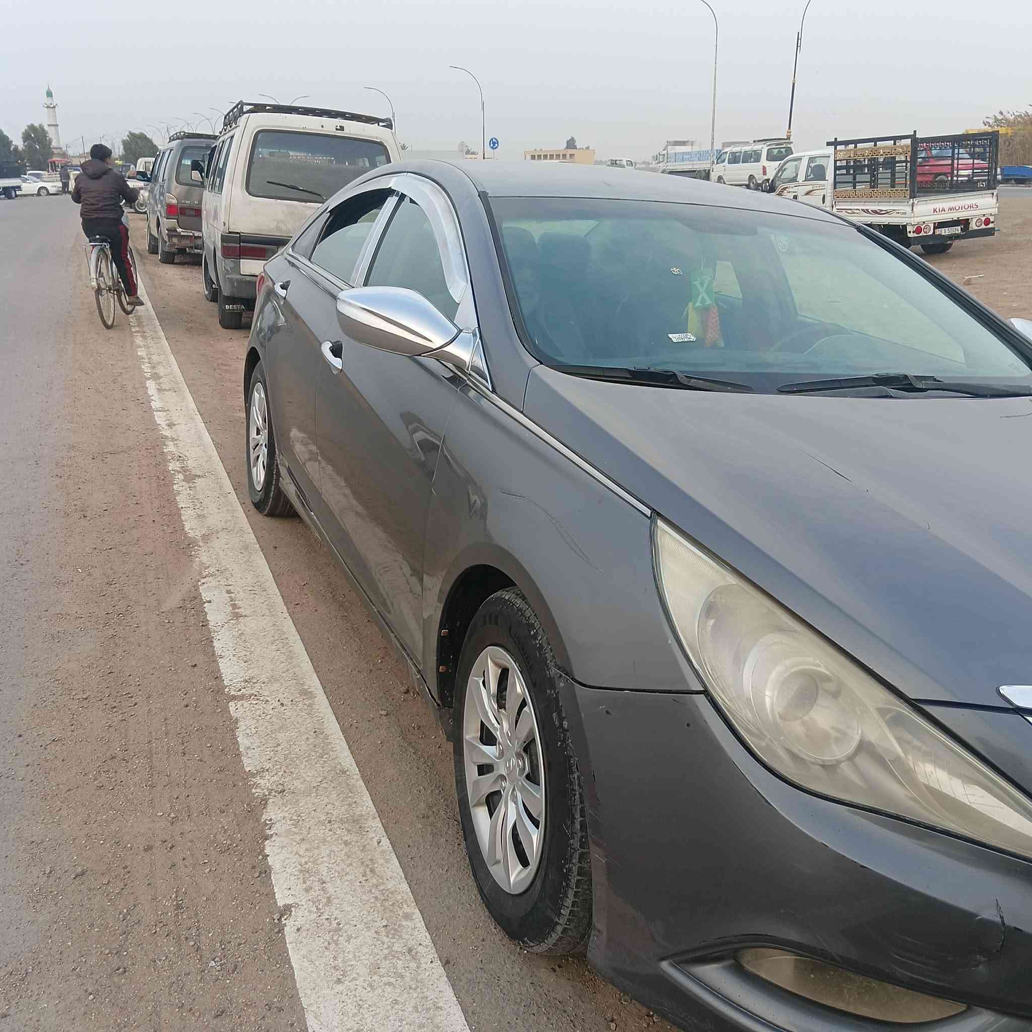 سوناتا 2011 امريكي ضررها جامغ امامي والباقي مكفوله سياره جاهزه مابيها اي نقص مكان السياره بغداد ابو غريب ***********
