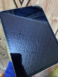 ايباد ١١ برو • جيل الرابع • فطر شاشه خفيف