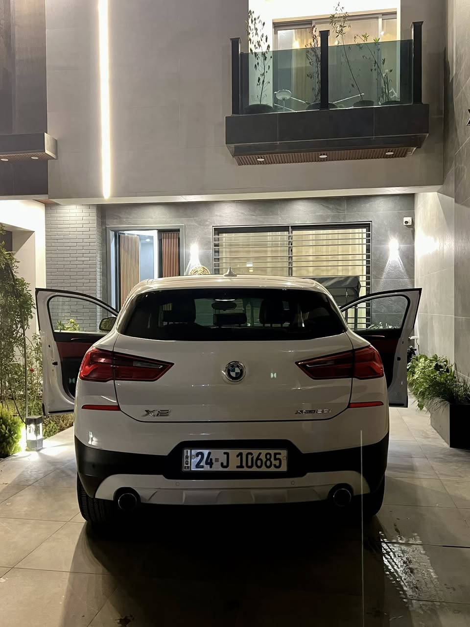 BMW X2  2020
4 سلندر اقتصادية
السيارة فول مواصفات 
بانوراما
تحديد مسار حساسات 360 
كشنات تدفئة وخزن ميمري داخل لون احمر
السيارة صاروخ كير ومحركة كفالة ماشية 68 ميل
السعر 175 بيها مجال السيارة باسمي ثاني يوم احولها 
اي استفسار ***********
