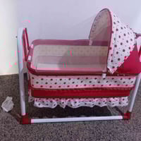 سرير طفل • جديد • نضيف