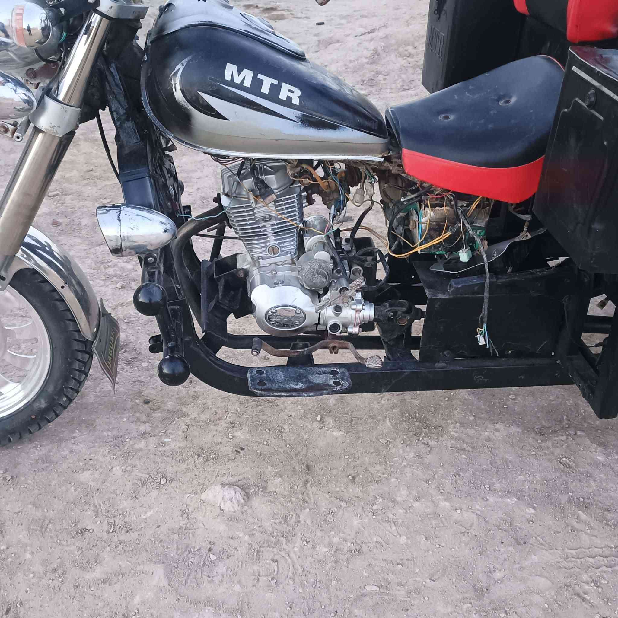 السلام عليكم ستوته موديل 18 اوراق ستوتك نظيفه كهربائيه شغاله نقره سلف ستوته ***********
