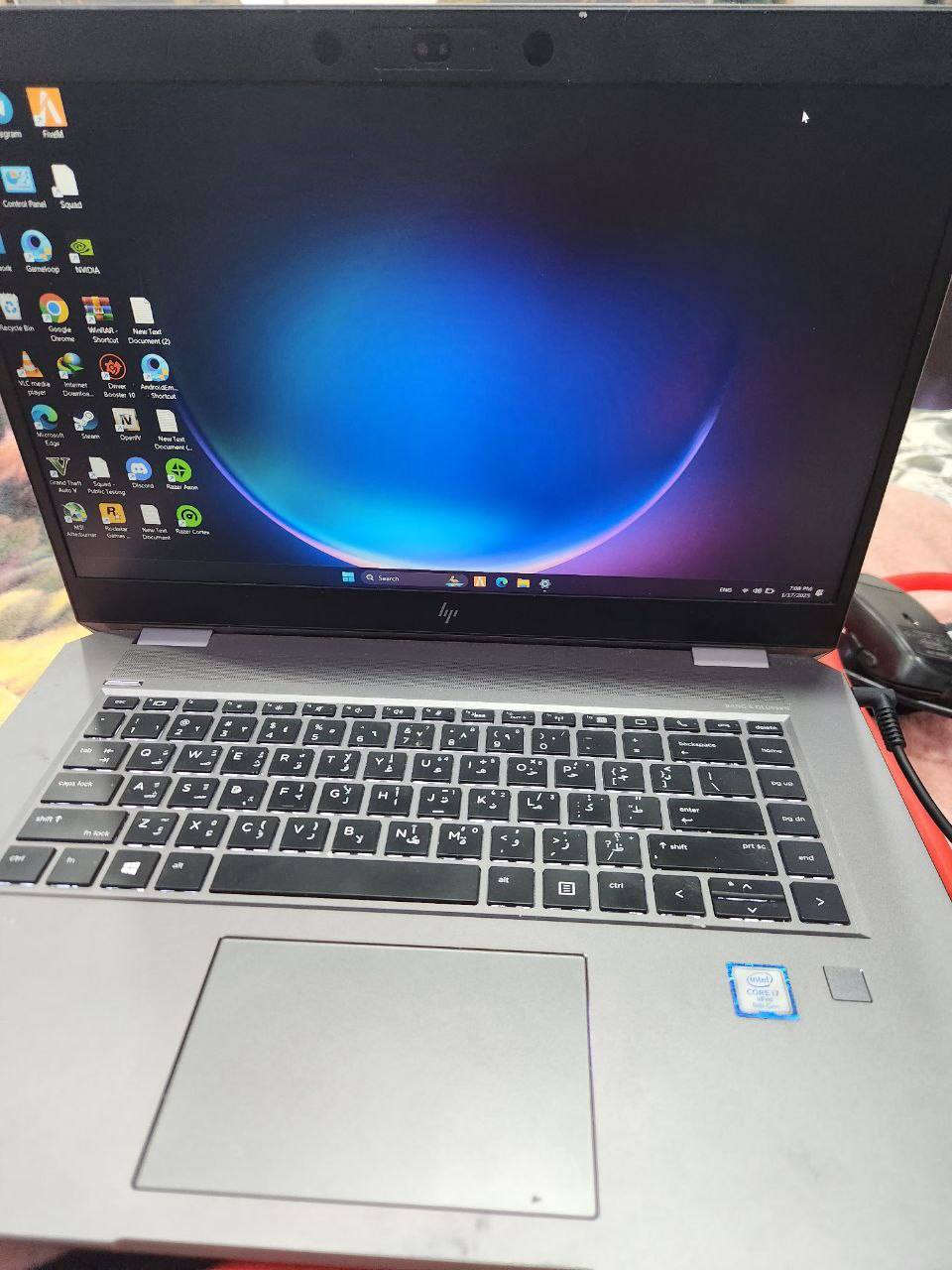 المعالج: Core i7 جيل ثامن (Performance عالي).
​الرام: 16GB DDR4.
​كارت الشاشة: NVIDIA Quadro P1000 بسعة 4GB فعلي (مثالي للتصميم والألعاب والعمل الهندسي).
​الشاشة: تمتاز بتردد 120Hz (سلاسة عالية جداً بالاستخدام).
​الحماية: يدعم بصمة إصبع + بصمة وجه (Face ID).
​📝 ملاحظات إضافية:
​النظافة: الجهاز نظيف جداً ومثل ما موضح بالصور.
​السعر: المطلوب 600 ألف دينار (بيه مجال بسيط جداً للشراي الطيب).
​ملاحظة: سعر الشراء الأصلي كان 900 ألف، والبيع بسبب الحاجة.
​📍 المكان والتواصل:
​الموقع: بغداد.
​للتواصل (واتساب أو اتصال): ***********
