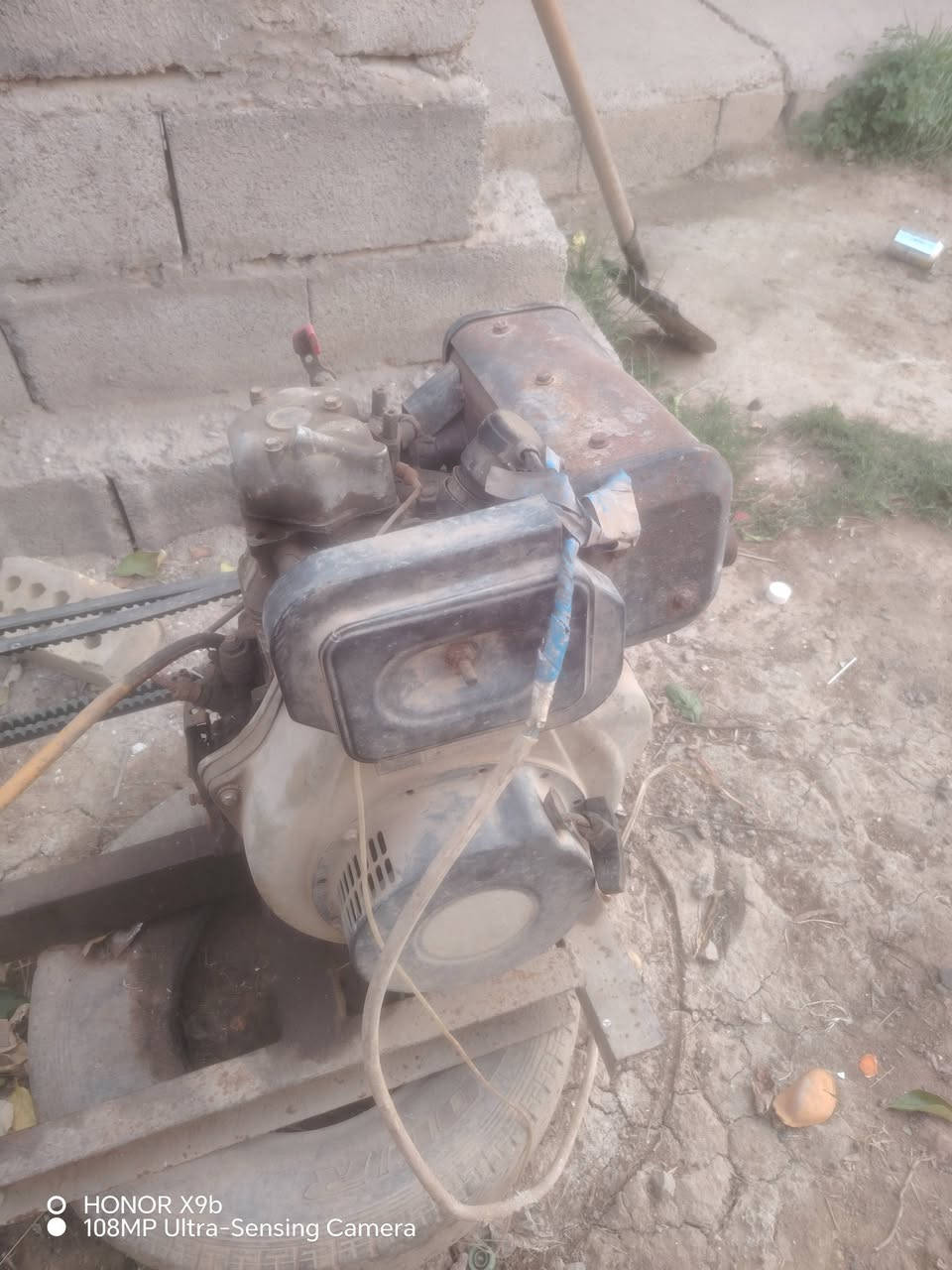 مولد كهرباء للبيع 
سعر 525وبي مجال للشراي 
اي ستفسار الاتصال ع الرقم  التالي 
***********
