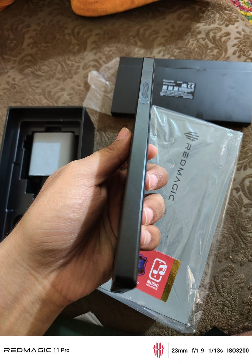 ريد ماجك 10 اس برو  اخر اصدار وحش الالعاب
نسخة عالمية

نظافه 💯

ذاكره 256/24g

شاشه AMOLED  144hz

بحجم 6.8 بوصه

معالج snapdragon 8 elite 

احدث واقوى معالج بالعالم حالياً

ببجي اعلى اعدادات 120فريم

كاميرا 50MP

بطاريه بسعة 7050ma

شاحن سريع 80w

ملحقات كامله

كارتون شاحن كفر 

سعر775 الف 

 تواصل مراسلتي او الاتصال. تسأب على 
رقم ***********
