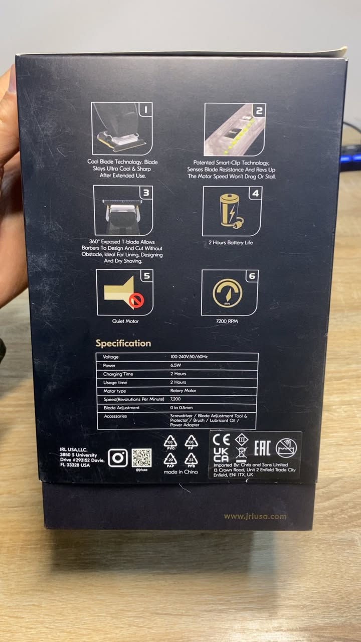 #عرض_خاص
 قطعتين مكاين حلاقة 💈💇
 من ماركة JRL الامريكية بشرط الاصلي مو تقليد نوعين تدريج و صفر بعدهن زيرو سعر 150 الف  
-------------
موجود توصيل الكل محافظات العراق 🚚
واتساب ***********  📞📱
