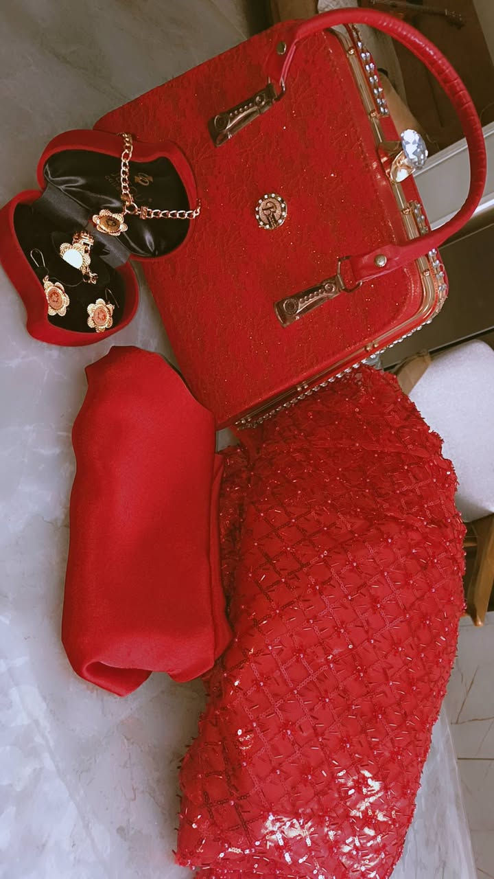 سڵاوی خواتان لئبئت ئەم تاقمەم کڕیوە تەنها ٢ سەعات دوئنئ لەبەرم کردوە زۆر زۆر کەوتوە لەسەرم هەموی ئەفرۆشمەوە به ٧٥ هەزار قفڵی سلیمانی تاقمه ملوانکەکەش کۆپی زئڕه زەمانی٥ ساڵی هەیه


**إذا كنت صاحب هذا الإعلان وتريد حذفه لأي سبب، رجاءا أرسل رسالة إلى الدعم الفني**