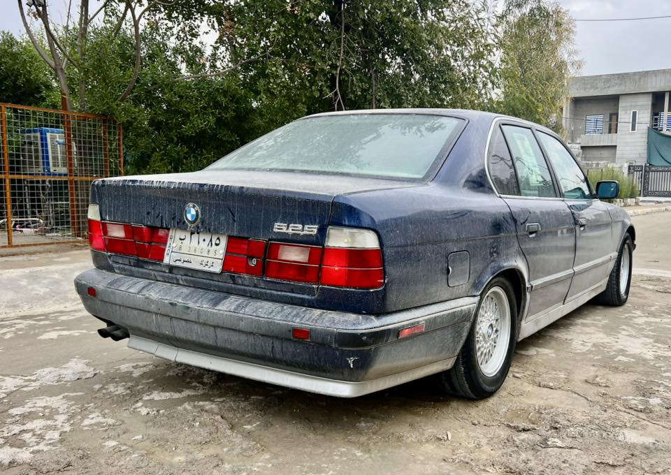 بيئم حجم 525 اصل موديل 93 رقم كركوك شرط التحويل بطاقه بانزين بيه صبغ عام جماليه بدون ضربه داخل جلد صاج كير محرك شرط تخم تاير تبريد تدفئه شغال سياره جاهزة مابيه نقص السعر 62 العنوان كركوك رقم الهاتف ***********
