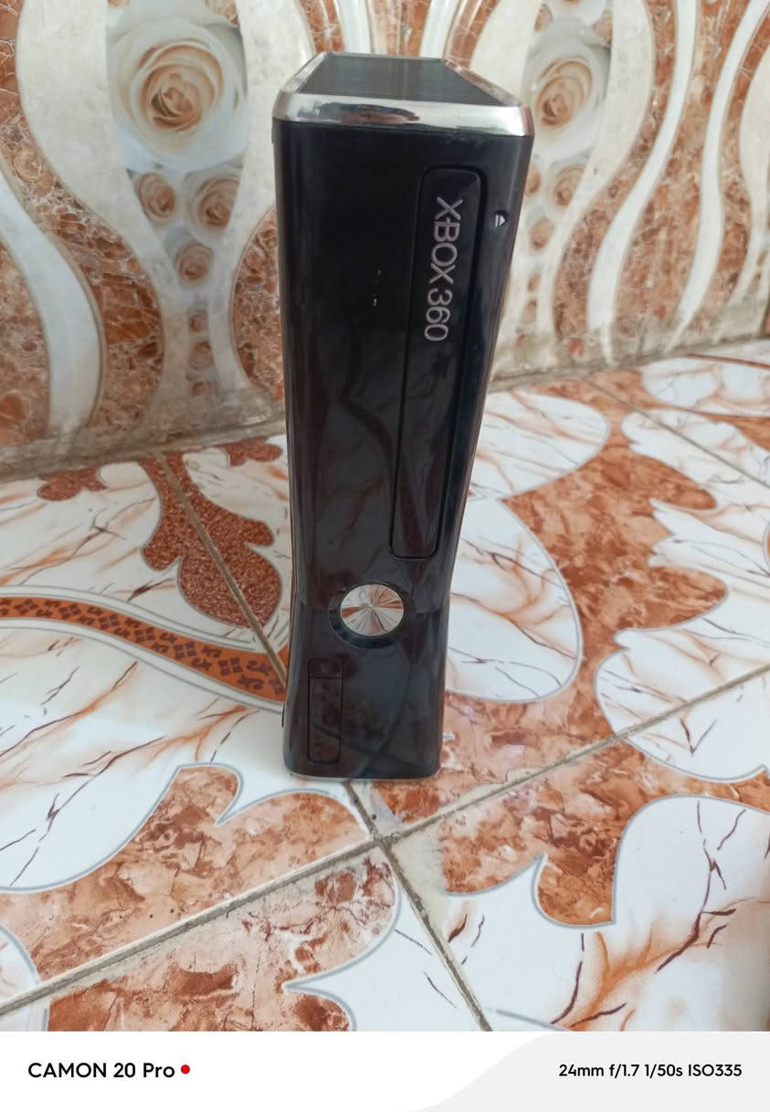 للبيع او مراوس شعندك نزل حتلو عطلان نزله  اكس بوكس 360مهكر ويه دبل جوستك ومحول اصليه وكامل ملحقاته جهاز شغال بي97لعبه سعر115وبي مجال بسيط عنوان ناصريه فضليه قرب مجمع سدرة منتهى رقم ***********
