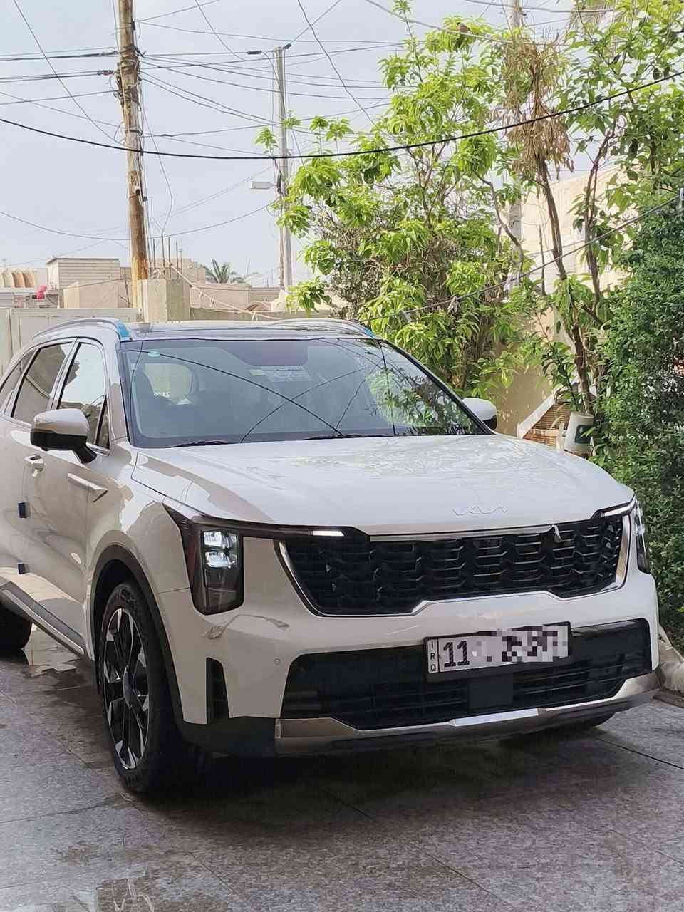 السلام عليكم سورنتو 2025 فول مواصفات  بصمه تتقدم وترجع عن الريموت ويل 20  خمس كامرات بانوراما اربع عدسات دبل لد امامي خلفي كشنات كهرباء افيكيشن خرائط📍 حساسات امامي خلفي وجانبي  وتوقف ذاتي عند الرجوع  حساس ويل
ورقم بغداد الدولي  بصمه تشغيل عن بعد داخل ابيض شاشة متصله متغيره الالوان متغيرة 64 لون متغير شاشة اعطال داتو شو محرك سته سلندر 3500  .... 
بيها مواصفات
الاستفسار. 
***********

338 وبيها مجال
