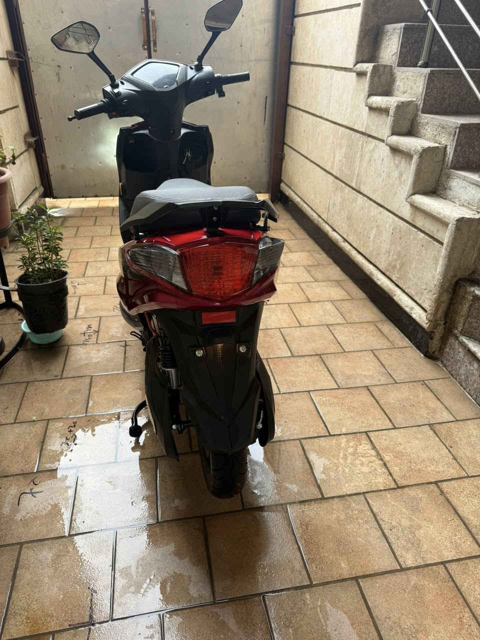 السلام عليكم دراجة شحن 6 بطاريات السرعة60 مستعملة 3 اشهر فقط مابيها اي عطل وكل غراضها موجودة مع الشاحنة السعر 730 الف وبيها مجال بسيط
الرقم:***********
