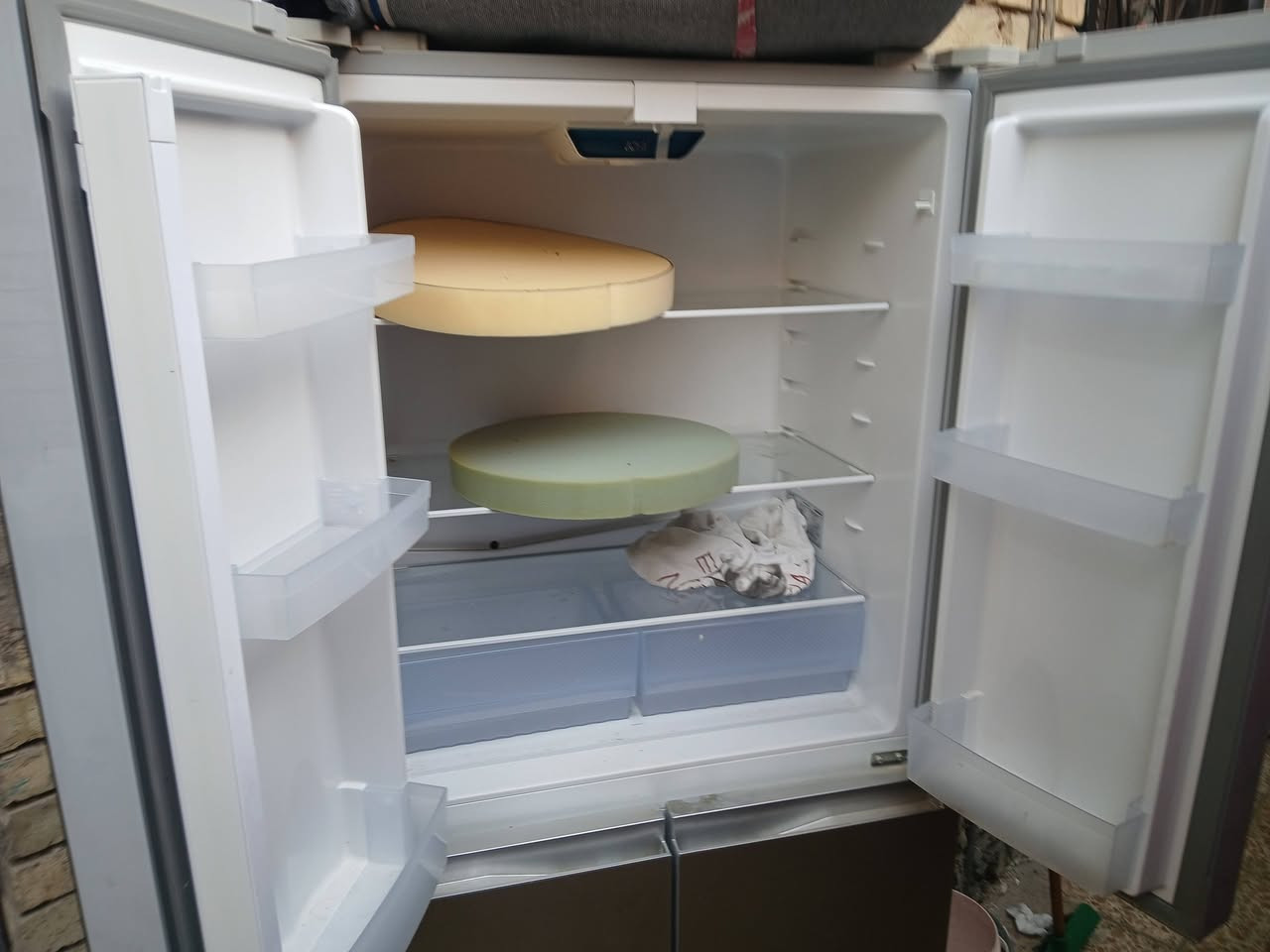 السلام عليكم ثلاجه gorenjo إيطالي يحتاجلها فقط غاز 

الرقم ***********
