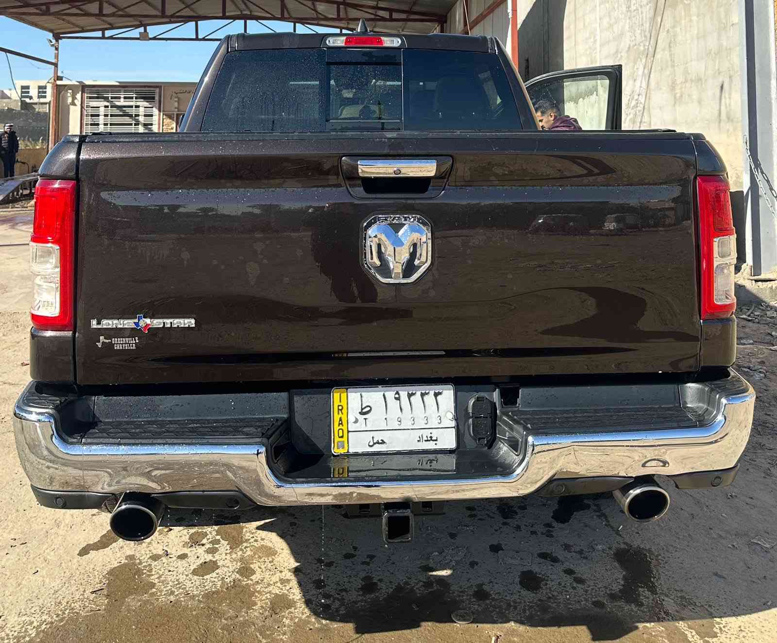 بيكم/ دوج رام مديل 2019 فئة LONG STAR باب طويل بدي قصير المرغوب 
سعر 255 ورقة وبيها مجال 
————
محرك 5.7  8 سلندر  مكفول 
كير ماوس 8 نمر مكفول 
———
حادث امامي سطحي بحيث شباج ممكسور 
مصبوغ البنيد وجاملغات نفسهن لبلاديات 
مذكور بصور صورة الحادث 
كفاله من شاصي ولغد وحتا لبراكيت 
—————-
ماشية 92 m 
داخل ابيض 
كير محرك 
اكسل 
صدر خلفي امامي كفاله بشرط 
ورقم بغداد باسمي تحويل ثانيوم 
سيارة نضيفة جدا من ناحيه داخل والتراي وجاهزة مجهزة 
————————-
*********** 
*********** 
عنوان بغداد تاجي /
