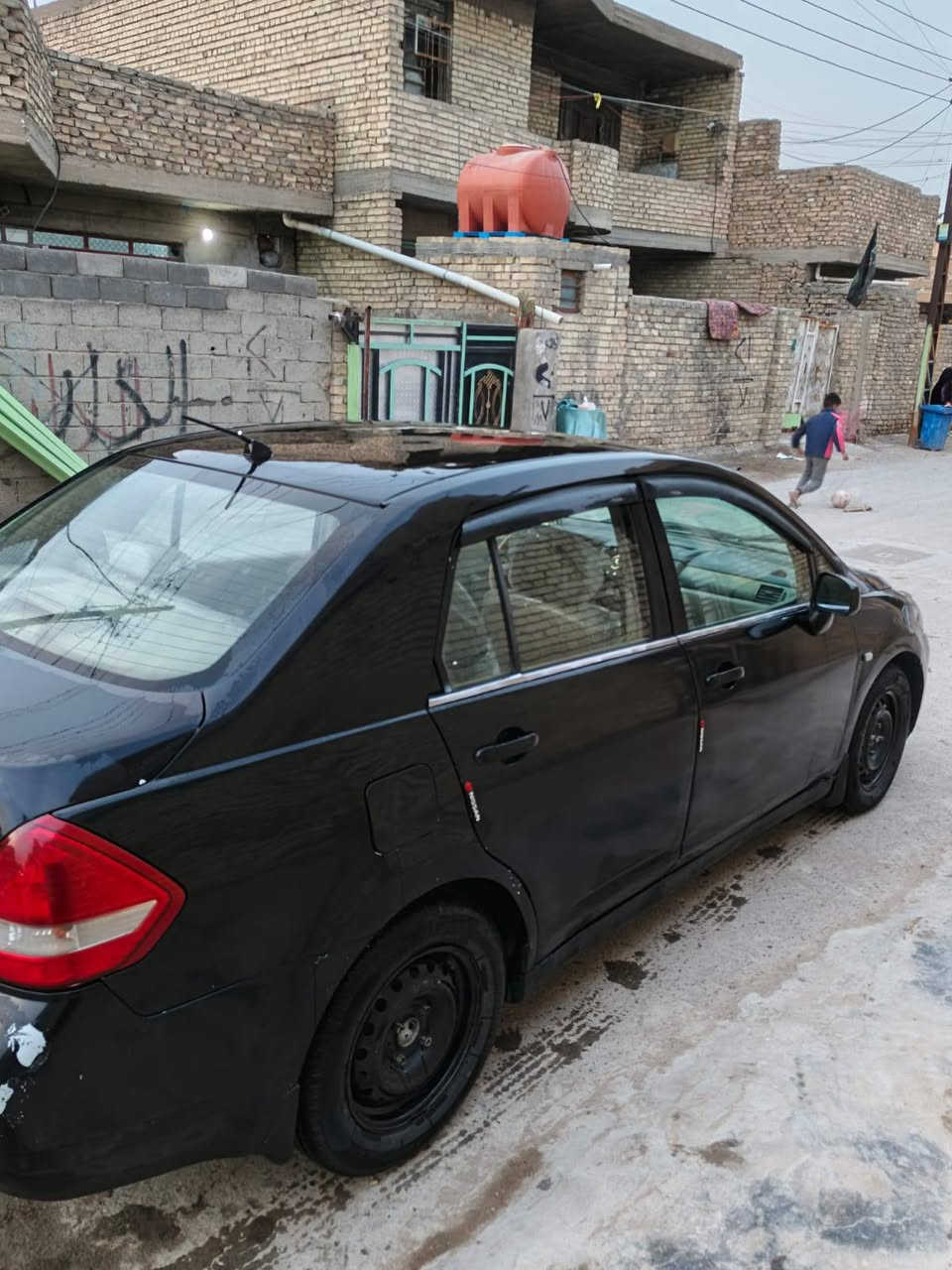 السلام عليكم نيسان تيدا موديل 2007 خليجي محرك 1600AT تبريد تدفئة منضومة جديد تخم تاير صدر كلة جديد  السيارة مصبوغة عام رقم بغداد بأسمي تحويل مباشر اي ستفسار هذا رقمي تصل وتدلل*********** مكان السيارة بغداد الرصافة
