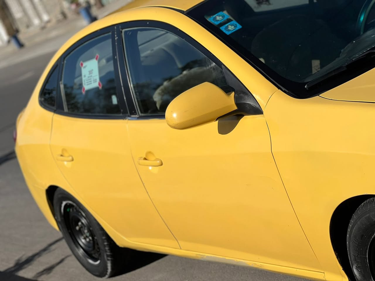 انترا موديل ١٠ سياره جديده وارد امريكي  مكينه ٢٠٠٠مصفره هيه وغرامات ثانيوم تحويل  مكان مدينه ***********
