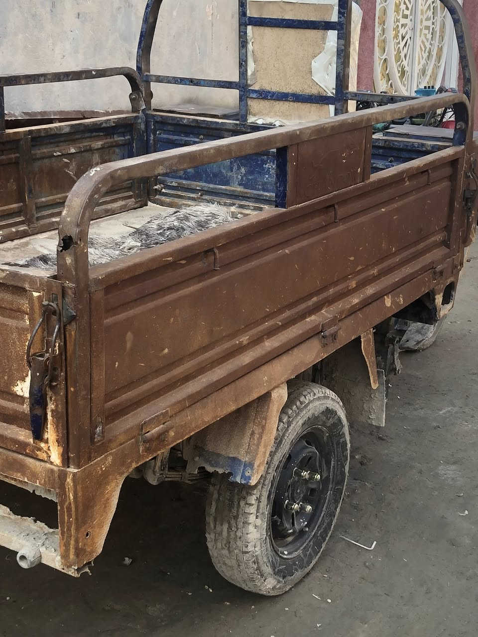 ستوته للبيع مكينه جديده كهربائيات كلهن شغاله 
***********
