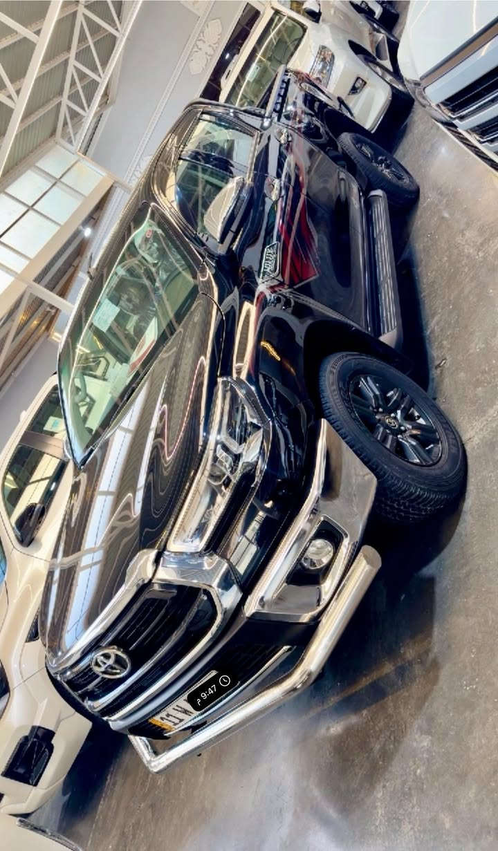 السلام عليكم تويوتا هايلوكس (2023)آسود شركه ساز الضمان 4سلندر (2700)فور ويل فول مواصفات للأخير رقم بغداد الدولي
بأسمنه تحويل ثاني السيارة ماشيه28 الف على ايدنا من الشركة 
جديدة ومال جناي السياره مكفول من( الصبغ التبديل الفتح)
عده بارد بالجاملغ الامامي شي بسيط والباقي مكفول ع الفحص
كامله السيارة فول مواصفات
مكان السيارة بغداد النهضه 
***********
السعر ب295 ورقه بيها شي بسيط
