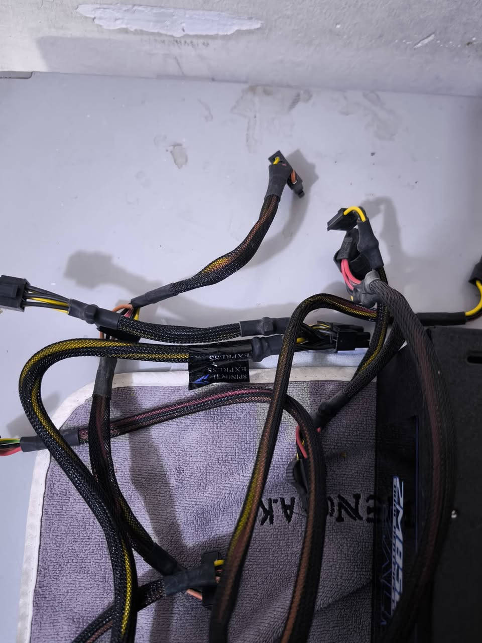 السلام عليكم
باور سبلاي
850W
ماركة Zalman
80 Plus 
Silver
وايراتة كاملة
السعر 80
يوجد توصيل لجميع المحافظات ب5


**إذا كنت صاحب هذا الإعلان وتريد حذفه لأي سبب، رجاءا أرسل رسالة إلى الدعم الفني**