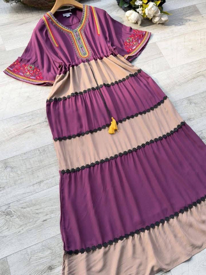 #دراعةكشمير خليجي بنعومة فاخرة ✨
لون راقي وتطريز ناعم يبرز الأنوثة بذوق هادئ🌸🦋
قصة مريحة مع شدّة خصر تعطي شكل أنيق ومرتب🐅🙂
مناسب للبيت، للضيافة ولمّات رمضان 🌙
قياس L_xl_2xl
#سعــــــــــــر15
يوجد توصيل داخل المسيب الفين دينار 
يوجد توصيل محافظات


**إذا كنت صاحب هذا الإعلان وتريد حذفه لأي سبب، رجاءا أرسل رسالة إلى الدعم الفني**