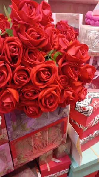 🌟 عالم الهدايا يبدأ من نبع الفرات… حيث الفخامة تُصنع بذوق 🌟
هديتك مو بس غرض… هديتك رسالة حب تنحجي وحدها 🎁❤️
اختار من أرقى الهدايا والبكجات الفاخرة،
وخلّي الإهداء يصير لحظة ما تنسي ✨💖

🔥 خصّص هديتك… وخلّي بصمتك تلمع
🔥 تميّز… لأن التميّز يصنع الفرق
🔥 هدايا راقية… تعبّر أكثر وتكلّف أقل
🔥 جودة تثق بيها… وسعر يرضيك

---

💎 معرض نبع الفرات – الفخامة مو شعار… الفخامة أسلوبنا 💎
لا تدوّخ ولا تحتار… كلشي متوفر:
✔️ ماركات أصلية عالمية
✔️ تنسيق وتغليف احترافي
✔️ خيارات هدايا لكل المناسبات
✔️ أسعار تنافسية… وعروض ما تتفوّت

✨ خلي هديتك تحجي عن ذوقك قبل حضورك ✨

---

📍 العنوان:
سوق المحاويل – قرب كراج المحاويل
مقابل طرشي البركة – مقابل كافتريا هاني

👤 بإدارة: غياث مازن
📞 للتواصل: ***********
🚗 توصيل سريع – خدمة انطلاق من قلب المحاويل إلى باب بيتك
