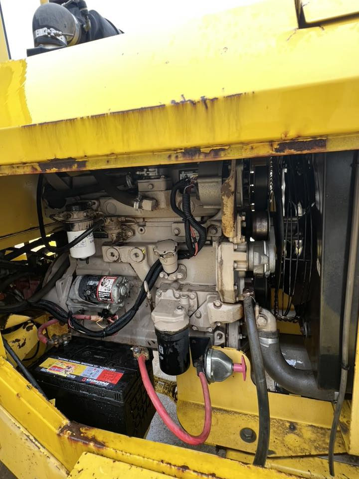 للبيع كانسة شوارع الموديل 2015 السعر 260 ورقه وبيه مجال ***********
