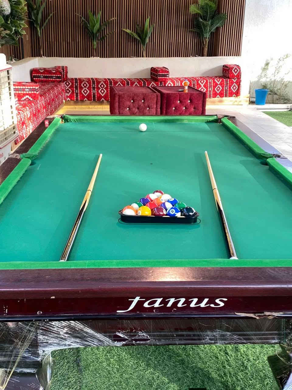 سارعووو لحجوزات عيد الفطر
مزرعة الشام الترفيهية VIP✔️
مسبح كبير+ صغير للاطفال🏊
مساحه المزرعه كبيره 
تحتوي على غرفة موثثة بلكامل
تحتوي على شوايات ➰
تحتوي على بلياردو 🎱 + ملعب كره قدم ⚽️ + ملعب كره سلة 🏀 + منضده🏓+ فيشه
الداخل مكيف بلكامل 💨
يوجد كراج سيارات داخل المزرعه 🚗***********
ملاحظه :المزرعه موثقه من تطبيق اجرلي 
الموقع :صلاح الدين بلد
