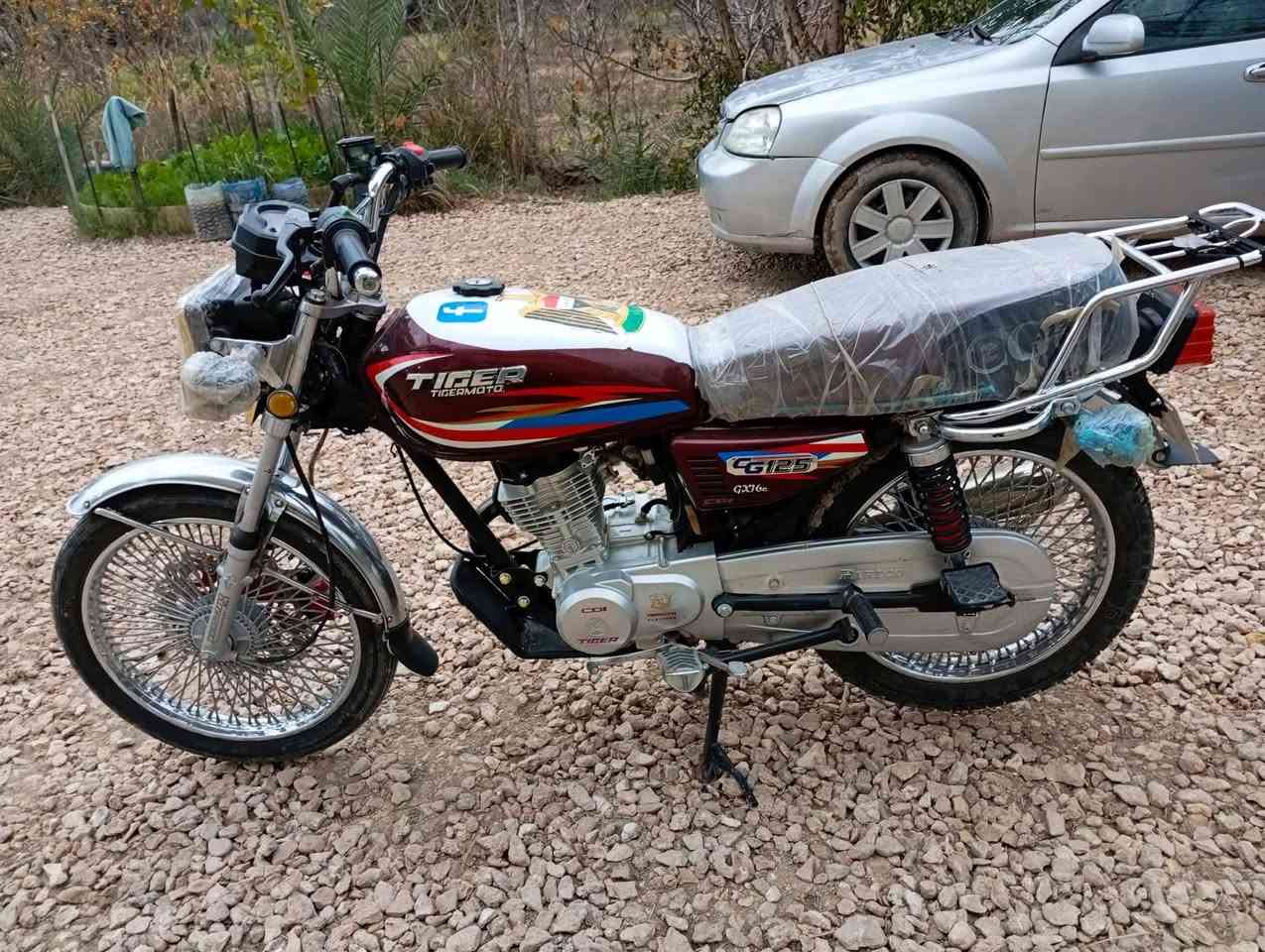 يالله سلام عليكم للبيع دراجه تايكر موديل 24 اوراق سكنر جاهزه. الدراجه مابيه نقص كله شغاله محرك مكفول  مال جناي نظيفه وحلوه الشراي يجي خاص او تصال *********** مكاني بابل القاسم ناحية الطليعه
