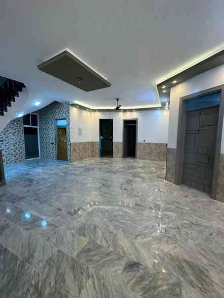 سلام عليكم يوجد بيت مساحه 1000 متر يحتوي على ٤ غرف نوم واستقبال ومطبخ وصحيات طابو زراعي سند ٢٥ العنوان بغداد الراشديه المراسمه الاتصال على الرقم ***********
