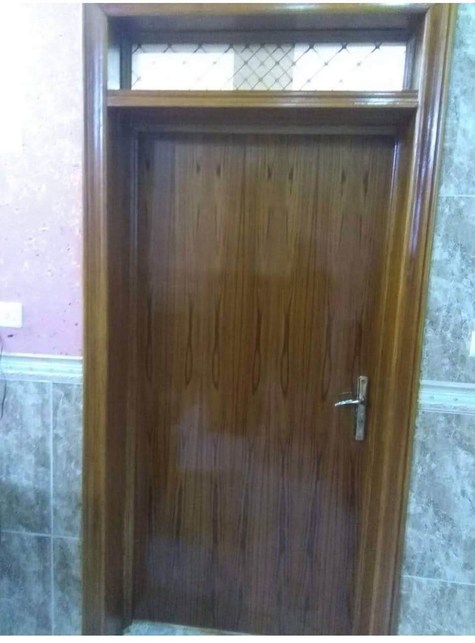 السلام عليكم يوجد صباغ خشب هذه صور الشغل للاستفسار ***********
