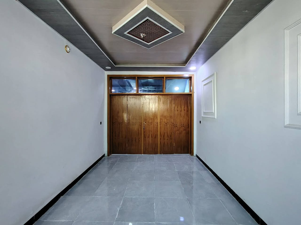 سلام عليكم متابعينا الكرام تحيه الى حضرة الادمن المحترم جانب من اعمالنه عمل جبس بورد سعر المتر بس عمل 10 كرزته وعمل لحد الصبغ 20  صبغ الداخل المتر 3000 بالاضافه الى صبغ الواجهيات ولحديد بأسعار مناسبه بابل لتواصل وات ساب  ***********واتساب ***********
