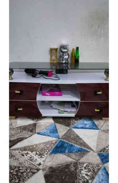 مكلف باالنشر ميز تلفزيون للبيع نظيف
السعر 50 الف
العنوان صالحيه بداية شارع الوقائي قرب الضريبه للاتصال واتساب *********** ناصرية
