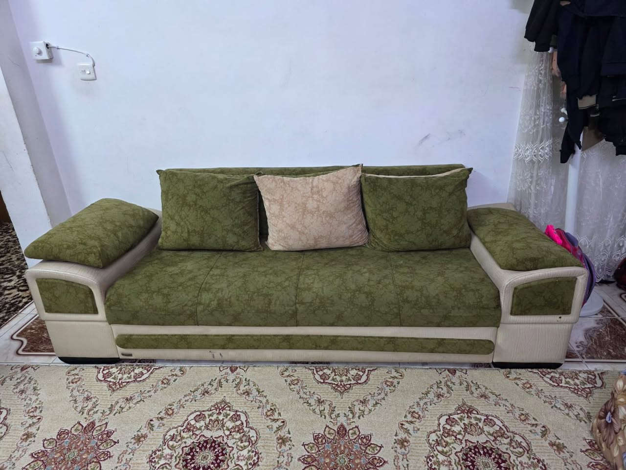 سلام عليكم قنفات للبيع المكان إسكان
السعر ٥٠٠ الف وبي مجال 
***********
