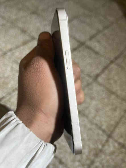 سلام عليكم ايفون ١٣ عادي ذاكره ١٢٨جهاز صارله مستخدم سبوعين بطاريه ١٠٠ سعر ٥٢٥ العنوان بغداد رقم ***********
