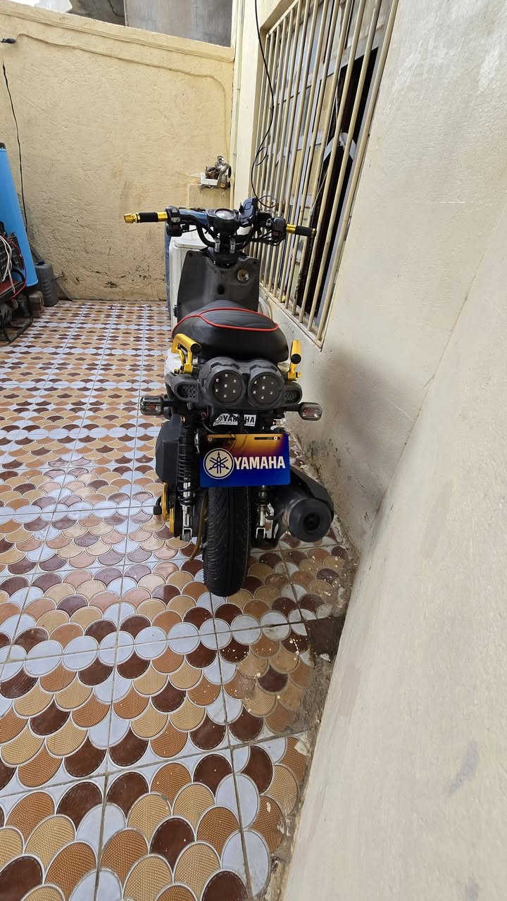 سلام عليكم 
دراجه سكنس جبلي 

الدراجه خيرر من الله عليها تزويد حلوو

زوج تاير جديد 

1 يدات 

2 لد خلفي 

3 زوج سماعات اصلي لبه حمره 

4 لد اشاير  

5 كلج خلفي رياضي 

بيها بعد هواي تزويد 

الدراجه مابيها نقص لو شعرايه

#السعر 1800 

وبيها مجال 

***********  بي واتساب
