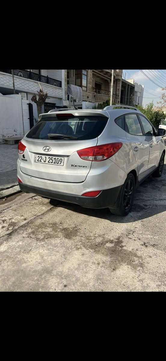 سلام عليكم
هوندا توكسون موديل ٢٠١١پانوراما 
يةك پةلةي جاملغ دواوةي بوياغ بي ژووري 
گير وة مةكينةي نةكرايتةوة بةشةرت 
بةناوي خؤمة سةنةوي و هةزة بةرادي رةقةمي هةمووي نوي 
نرخي ١٣٤$
تحويل غرامة وةكالة بةشةرت شوين هةولير 
رةقةم موبايل ***********
