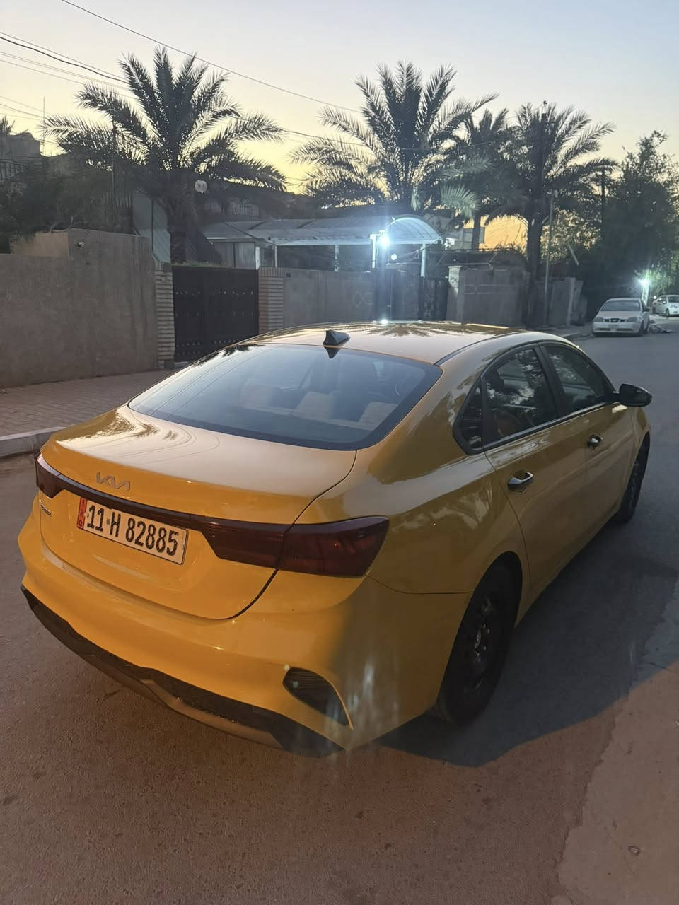 ‏سلام عليكم كيه فورتي للبيع وارد امريكي موديل 2023 صور الحادث بل منشور جاملغ وبنيد + جاملغ خلفي بدون دواخل بدون اي ضرر داخلي
مواصفات نص فول محرك 2000 دوش 
اضافه منضومه غاز
سنويه باسمي مصفره هيئه وغرامات 
 مكانه بغداد
السعر 134$

‭0770 681 4115‬

