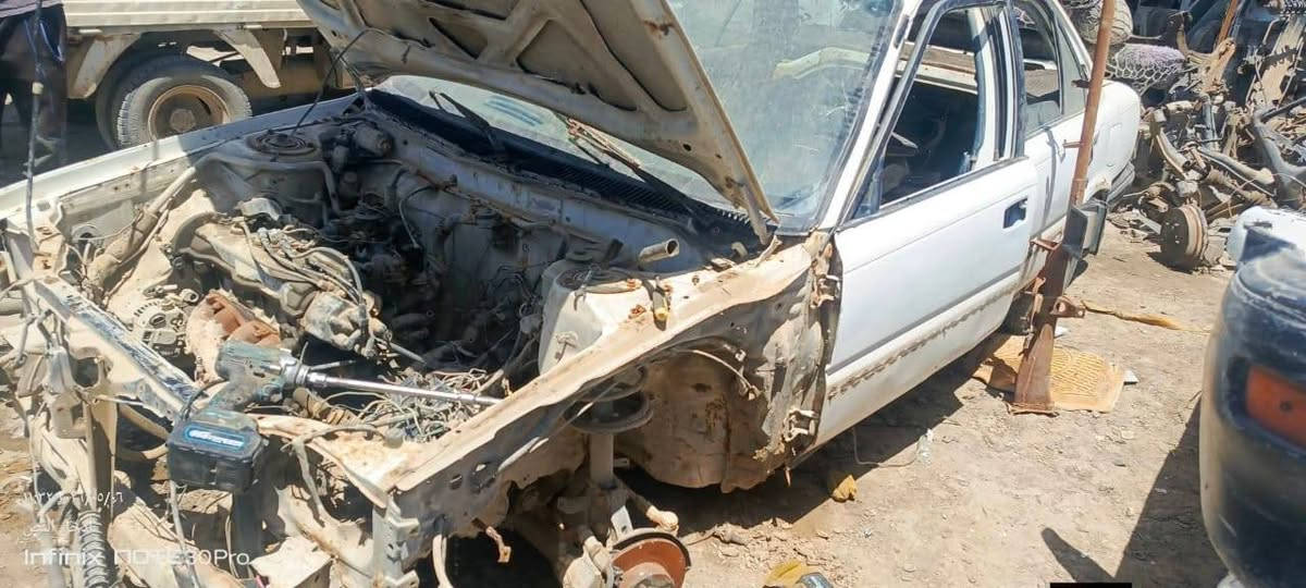 سلام وعليكم كورلا موديل ٩٠ شتريد غراض موجودة ***********
