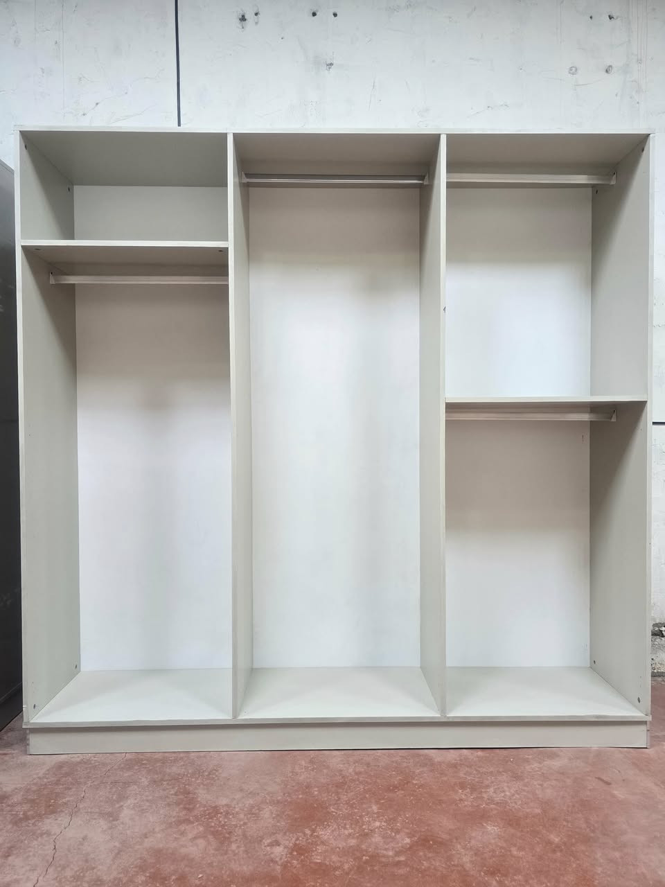 💎🔥 غرفة تركي مستخدم – 6 قطع كاملة 💎
💯 نظافة 100% |  نظام أبواب مرتبه 
💸 السعر: 525 قفل
🪛 شد مجاني + 🚚 نقل مجاني للحجز اخذ سكرين وتفضل واتس اب *********** تتوفر انواع الغرف
