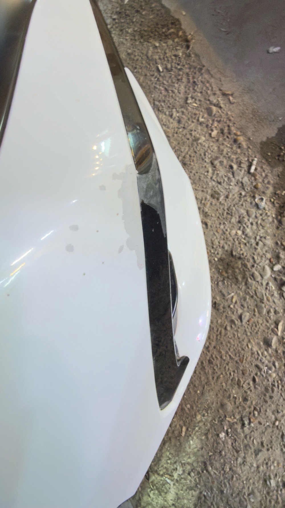 عندي سيارة هيونداي إلنترا 2020 للبيع، لونها أبيض وحالتها العامة جيدة جداً باستثناء بعض الخدوش الطفيفة على الهيكل الخارجي. السيارة مريحة واقتصادية في الوقود، ومناسبة للاستخدام اليومي في المدينة.

إذا حاب تعرف المزيد أو تشوف السيارة بنفسك تواصل معي.